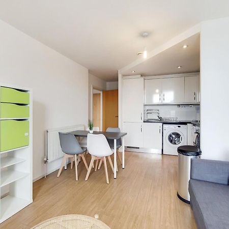 Fully Serviced Two Bed Apartment By Excel & O2 London Eksteriør bilde